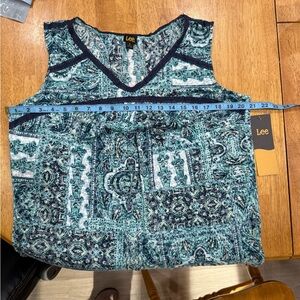 Lee Women's Teal and Navy Patterned Tank Top